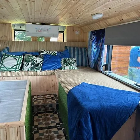 אתר קמפינג Bus Vacation *